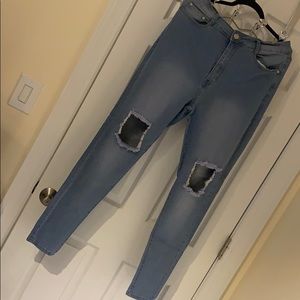 Cut out distressed jeans